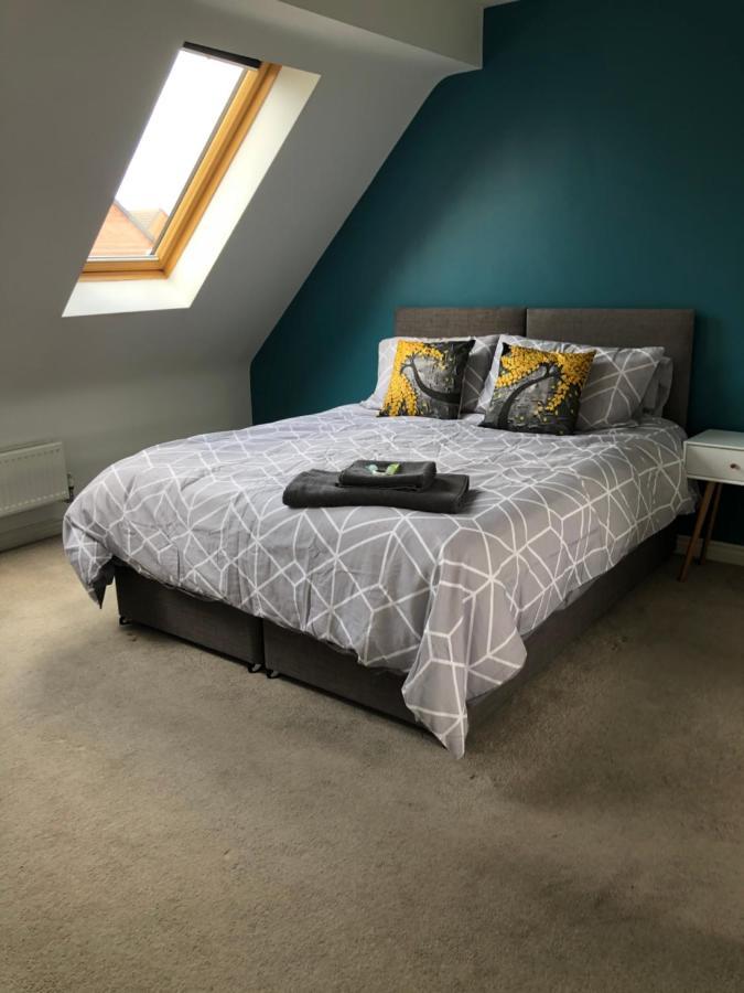 Spring House - Staycation - Perfect For Contractors & Families - 2 Parking Spaces Apartment